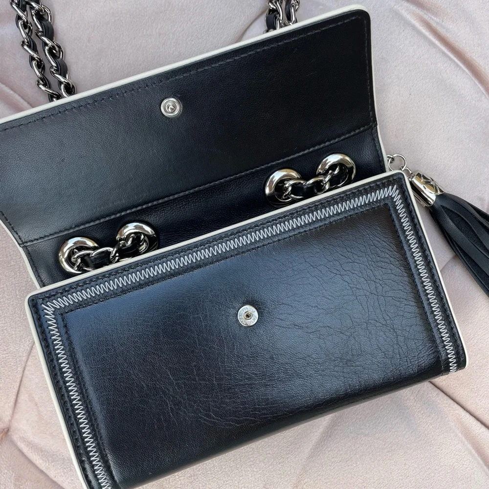 CHANEL Black Leather Chain-Handle Crossbody Bag with Silver Trim